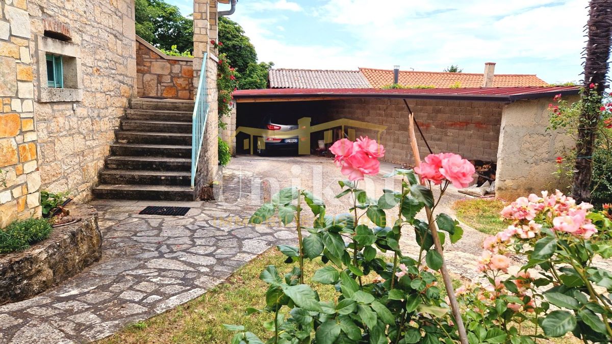 Casa in pietra ristrutturata